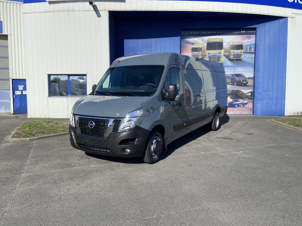 NISSAN INTERSTAR